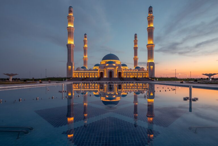 افتتاح مسجد نور سلطان الكبير المرشح لدخول موسوعة غينيس للأرقام القياسية