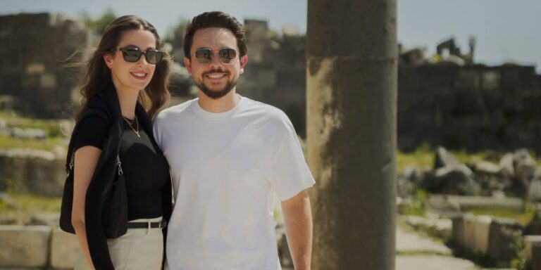 الأميرة رجوة تتألق بإطلالة كاجوال شبابية بأحدث ظهور وهذه جولة على أزيائها بهذا النمط ..بالصور