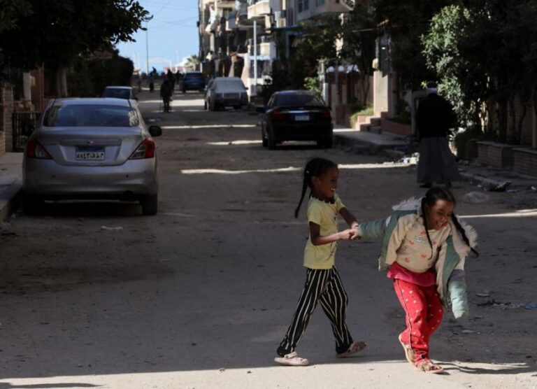 فرحة مغموسة بحنين العودة إلى اللاجئين في مصر