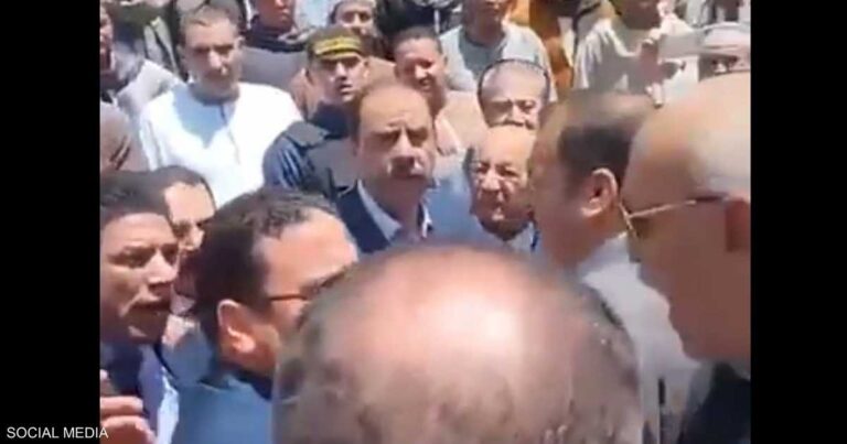 مصر.. قرار حكومي بعد فيديو "مشادة علنية" بين مسؤوليْن