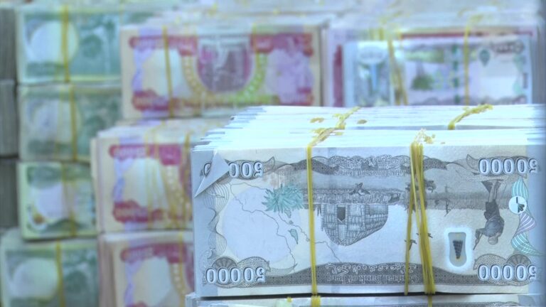 اتهامات متبادلة حول مسؤولية التقصير في رواتب الاقليم.. والضريبة يدفعها الموظفون قناة الرشيد الفضائية