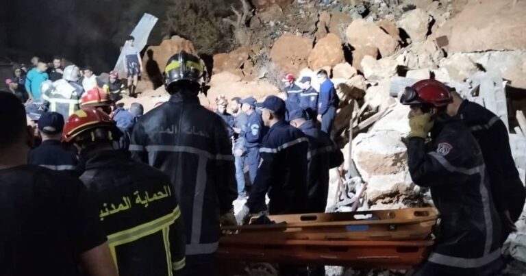 إندونيسيا تواصل البحث عن 35 مفقوداً في انهيار أرضي