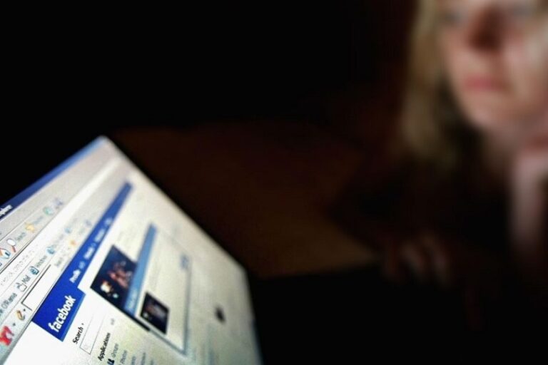 الخُمس حصّة الرجال.. كربلاء تكسب رهان الإبتزاز والنسوة يحاربن قريناتهن إلكترونيًا » وكالة بغداد اليوم الاخبارية