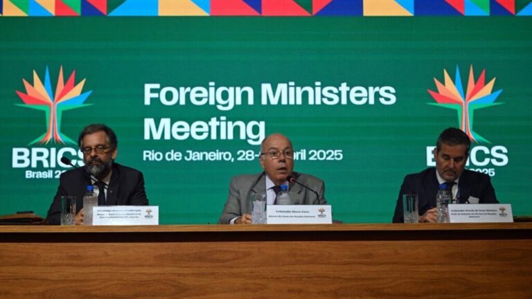 السعودية ترجئ الانضمام إلى مجموعة بريكس وعينها على العلاقات مع الولايات المتحدة