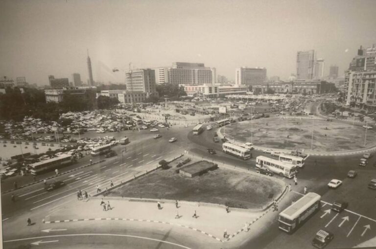 "القاهرة 90"... لحظات المدينة في رحلة فوتوغرافية