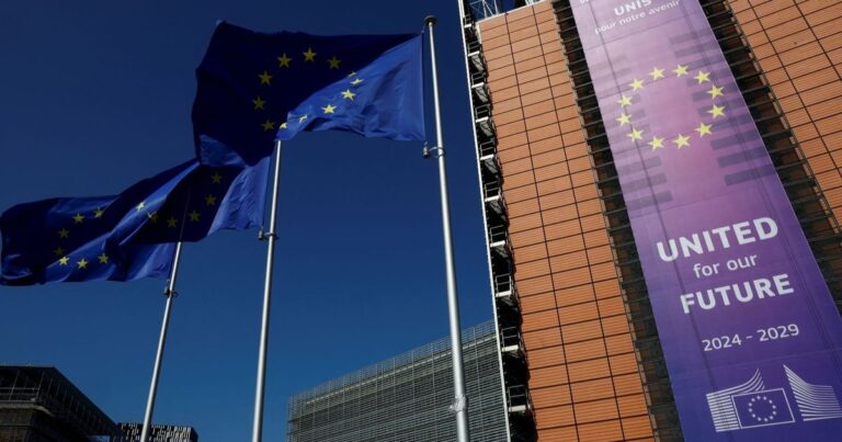 دعوات أوروبية لتحسين جاهزية دول الاتحاد لحروب وكوارث طبيعية الاتحاد الأوروبي يدعو مواطنيه لتخزين طعام يكفي 72 ساعة تحسباً لأزمات مُحتملة