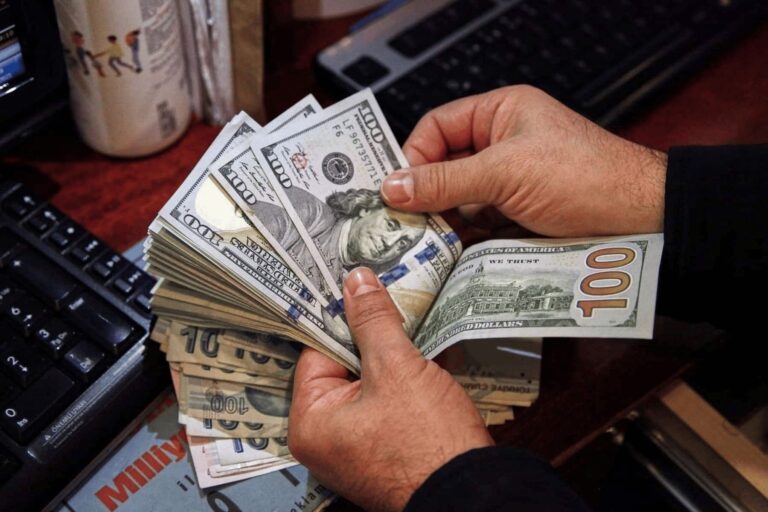 دعوات لتفعيل الأمن الاقتصادي.. الأسواق تحترق و"حرب الاستنزاف" تتربص بـ 12 مليون مواطن » وكالة بغداد اليوم الاخبارية