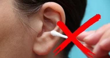 عادة يومية = 5 أضرار.. مخاطر استخدام أعواد القطن لتنظيف الأذن عادة يومية = 5 أضرار.. مخاطر استخدام أعواد القطن لتنظيف الأذن