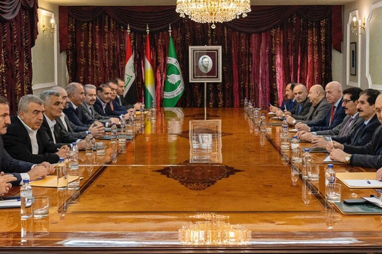 لا تدخل خزينة الدولة.. "اليكتي" يتهم "البارتي" بتهريب 200 ألف برميل يوميًا الى تركيا » وكالة بغداد اليوم الاخبارية
