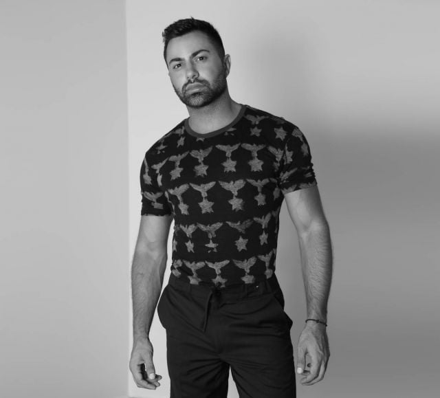 مصممو الأزياء
                        إيلي عواد.. تصميم الأزياء بين الإبداع الهندسي والحداثة
                        
                            20 أيار 2025   |  حوار: جولي صليبا مصممو الأزياء
                        إيلي عواد.. تصميم الأزياء بين الإبداع الهندسي والحداثة
                        
                            20 أيار 2025   |  حوار: جولي صليبا