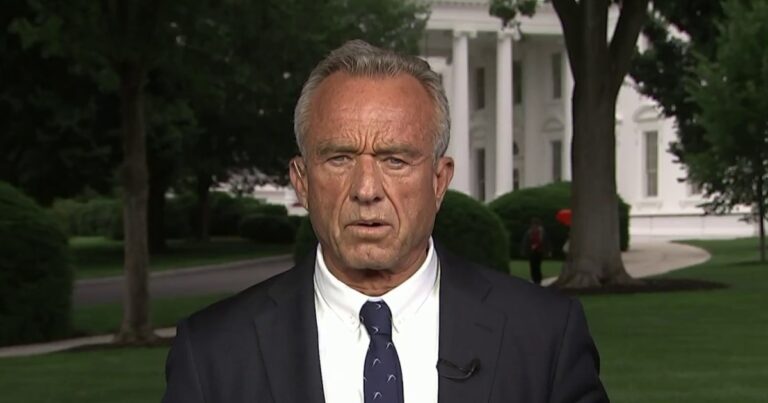 يتحدث RFK Jr. صحة الأطفال في تقرير جديد “اجعل أمريكا صحية مرة أخرى” يتحدث RFK Jr. صحة الأطفال في تقرير جديد "اجعل أمريكا صحية مرة أخرى"