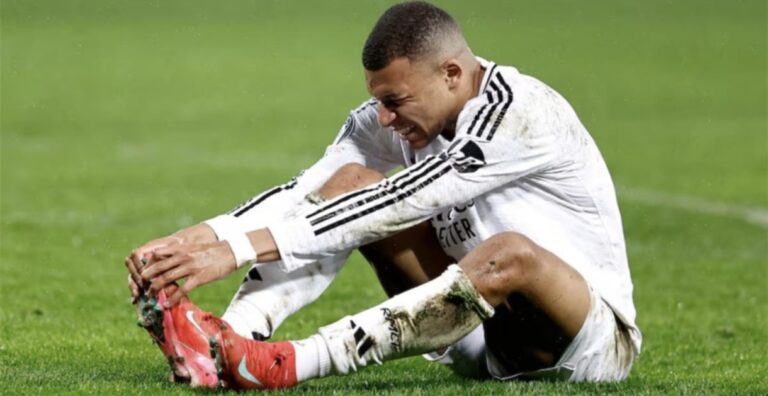 يشعر بالألم”.. مدرب ريال مدريد يحسم مشاركة مبابي بكلاسيكو الكأس يشعر بالألم”.. مدرب ريال مدريد يحسم مشاركة مبابي بكلاسيكو الكأس