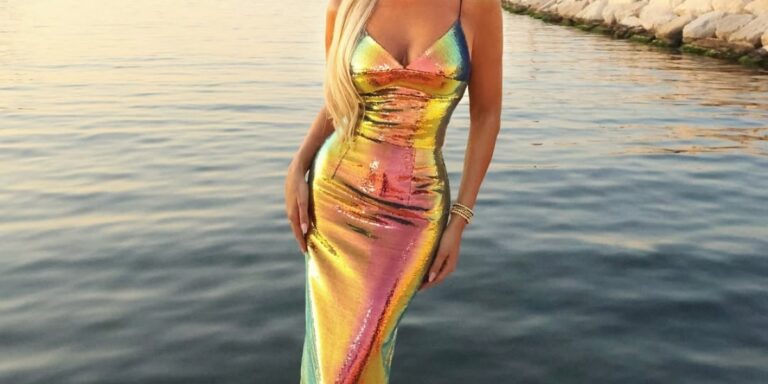 أزياء اعتمديها بثقة على الشاطئ في صيف 2025 لتبرزي أنوثتك بأسلوب النجمات.. صور أزياء اعتمديها بثقة على الشاطئ في صيف 2025 لتبرزي أنوثتك بأسلوب النجمات.. صور