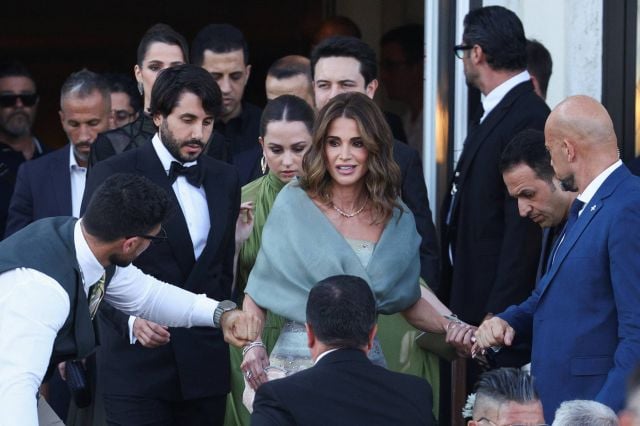 إطلالات المشاهير
                        الملكة رانيا العبدالله الأكثر ابهاراً في زفاف جيف بيزوس
                        
                            28 حزيران 2025 إطلالات المشاهير
                        الملكة رانيا العبدالله الأكثر ابهاراً في زفاف جيف بيزوس
                        
                            28 حزيران 2025
