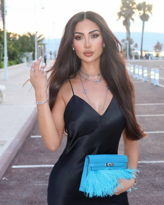 إطلالات المشاهير
                        نور الغندور تضج أنوثة بفستان أسود أنيق ولمسات حيوية
                        
                            22 حزيران 2025 إطلالات المشاهير
                        نور الغندور تضج أنوثة بفستان أسود أنيق ولمسات حيوية
                        
                            22 حزيران 2025