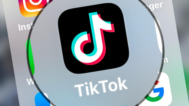 الإدمان والضغط النفسي والاكتئاب… الشابات الفرنسيات أمام مخاطر وسائل التواصل الاجتماعي الإدمان والضغط النفسي والاكتئاب... الشابات الفرنسيات أمام مخاطر وسائل التواصل الاجتماعي