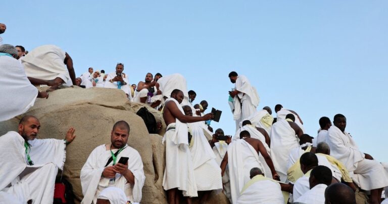 وزير الإعلام السعودي: المملكة استقبلت أكثر من مليون حاج حتى الأحد