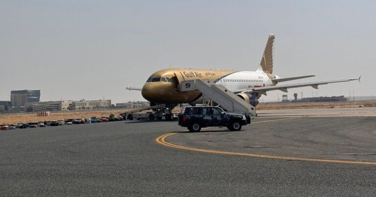 الكويت.. هبوط طائرة طيران الخليج بسلام بعد بلاغ بوجود قنبلة الكويت.. الحبس 14 سنة لوزير الداخلية والدفاع السابق طلال الخالد