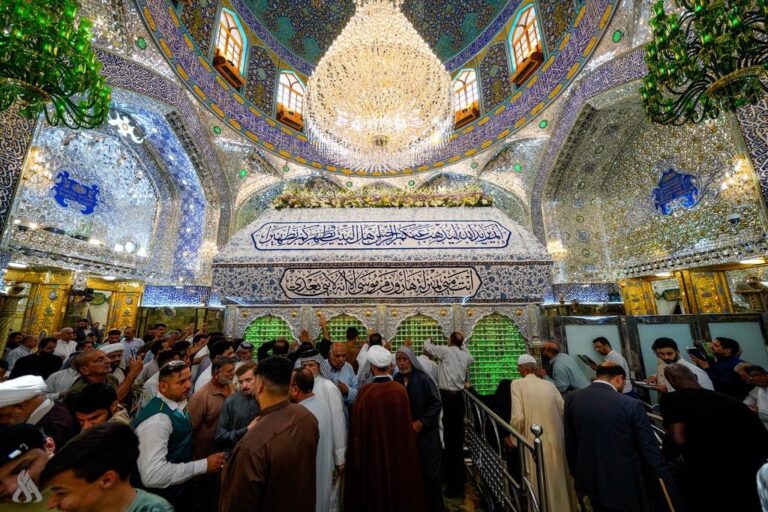 بالصور.. حشود المؤمنين تتوافد للصحن العلوي الشريف احتفاءً بعيد الغدير الأغر » وكالة الانباء العراقية (واع) بالصور.. حشود المؤمنين تتوافد للصحن العلوي الشريف احتفاءً بعيد الغدير الأغر