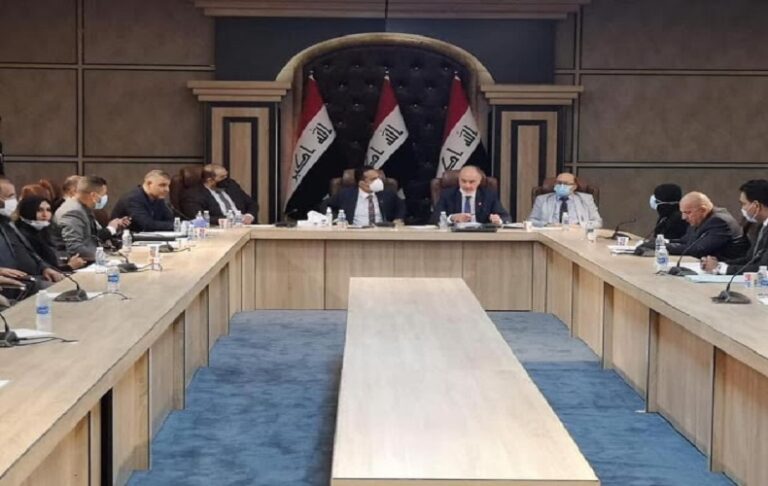 بانتظار وصولها إلى البرلمان.. مخاوف من تحول ’’الورقة البيضاء’’ إلى سوداء على الرواتب » وكالة بغداد اليوم الاخبارية