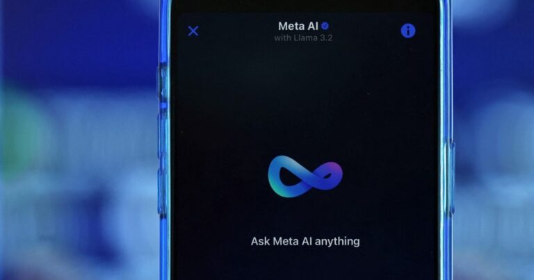 Movie Mate روبوت دردشة تشجع "ميتا" على استخدامه في دور السينما