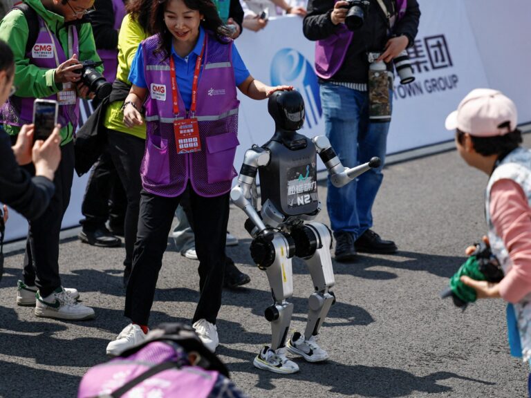 بسبب سباق.. شركة روبوتات تبيع أكثر من ألفي روبوت وتجمع 35 مليون دولار | تكنولوجيا بسبب سباق.. شركة روبوتات تبيع أكثر من ألفي روبوت وتجمع 35 مليون دولار | تكنولوجيا