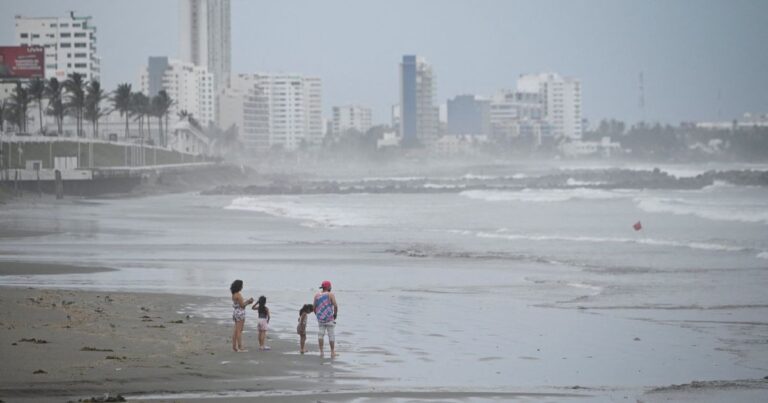 أميركا.. عاصفة شتوية كبرى تغلق المدارس وتلغي الرحلات الجوية وتتسبب في 9 وفيات