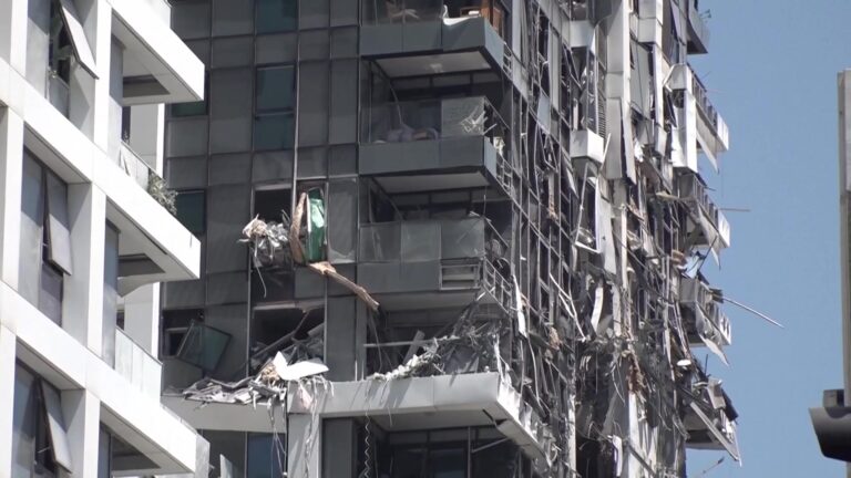 تصاعد وتيرة القصف المتبادل بين ايران وإسرائيل وتحذيرات من تداعياتها قناة الرشيد الفضائية