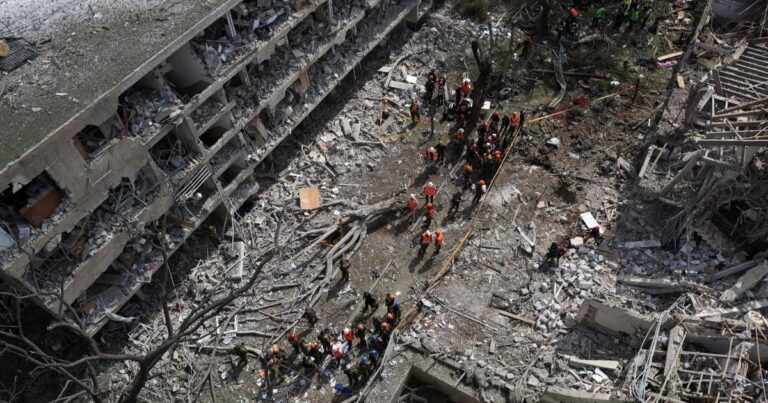 إيران بعد الضربات العسكرية الأميركية: لن نسمح بوقف تطورنا النووي