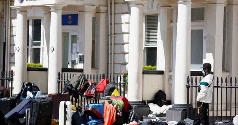 توفر 1.35 مليار دولار.. بريطانيا: منع فنادق اللجوء قبل 2029 بريطانيا.. ستارمر يناور بسياسات يسارية لاحتواء الانقسام داخل حزب العمال