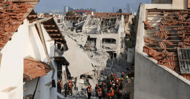 حرب اسرائيل وايران تلقي بظلالها على أسعار النفط والذهب العالمية