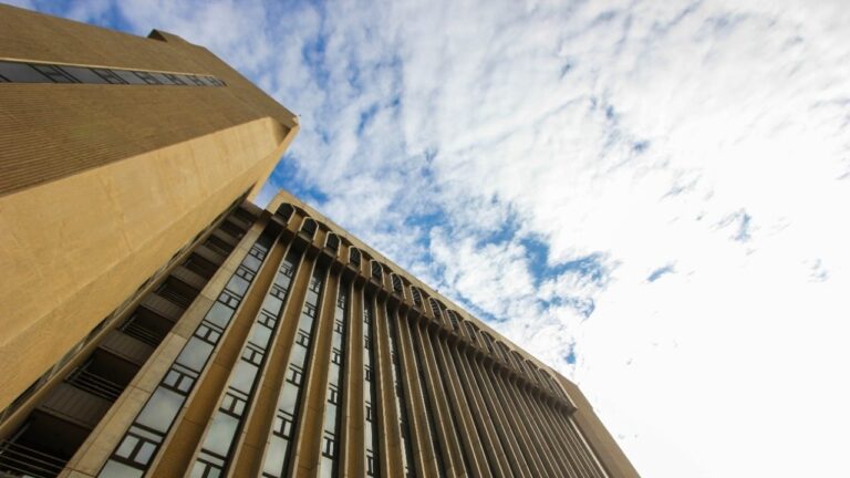 حقيقة منح 16574 مقعدا للطلبة السوريين في الجامعات العراقية