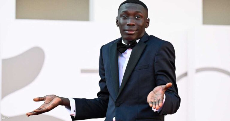 خابي لامي.. انتهاء “أزمة المطار” لأشهر تيك توكر في العالم خابي لامي.. انتهاء "أزمة المطار" لأشهر تيك توكر في العالم