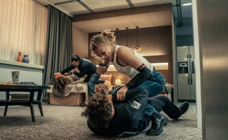 داخل مشروع "Exterritorial" من Netflix والمدير القادم