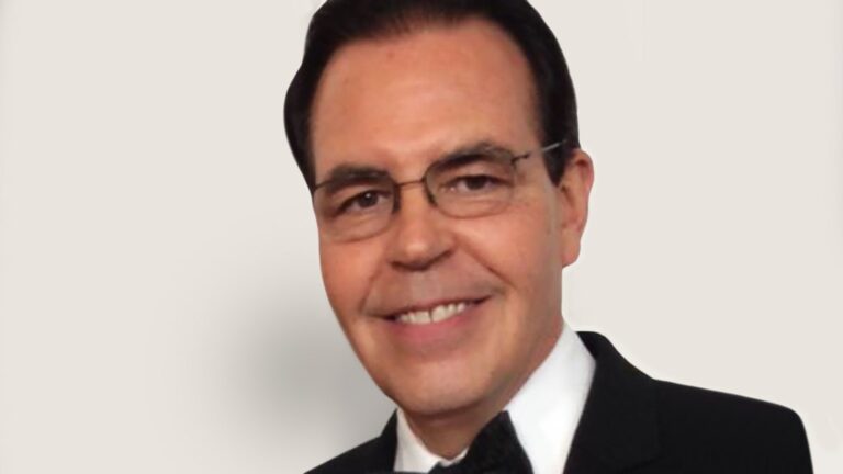 كان المدير التنفيذي للتسويق منذ فترة طويلة 70 كان المدير التنفيذي للتسويق منذ فترة طويلة 70