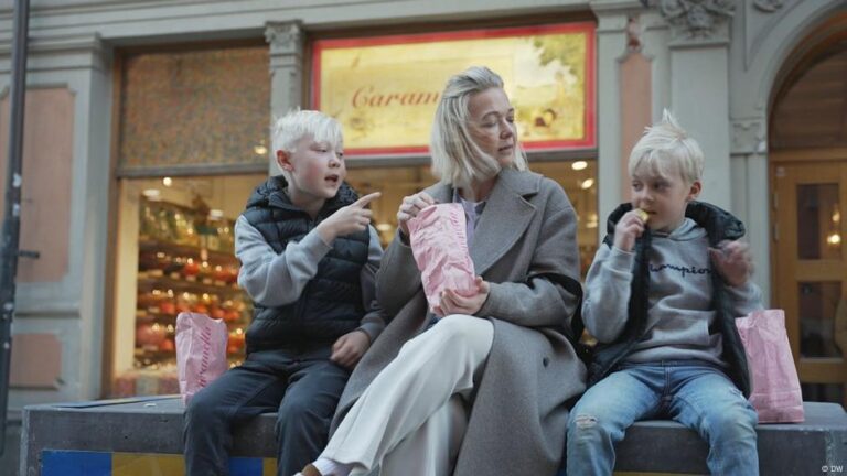 لماذا يتناول السويديون الحلويات يوم السبت فقط؟ – DW – 2025/6/15 لماذا يتناول السويديون الحلويات يوم السبت فقط؟ – DW – 2025/6/15