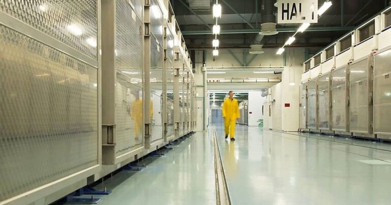 إيران بعد الضربات العسكرية الأميركية: لن نسمح بوقف تطورنا النووي