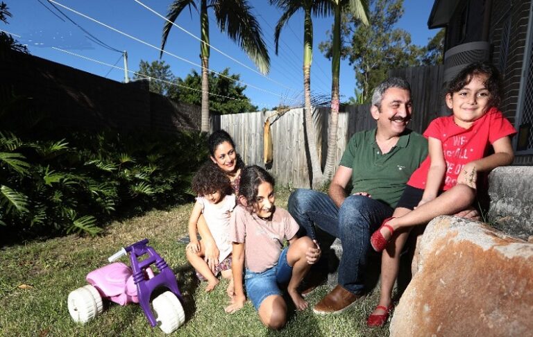 مسيحيو العراق وقسوة الظروف والهجرة.. آمال تتعلق بزيارة البابا » وكالة بغداد اليوم الاخبارية مسيحيو العراق وقسوة الظروف والهجرة.. آمال تتعلق بزيارة البابا » وكالة بغداد اليوم الاخبارية