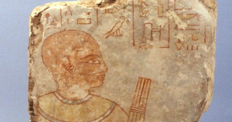 اكتشاف أثري في مقابر رجال الدولة القديمة في مصر