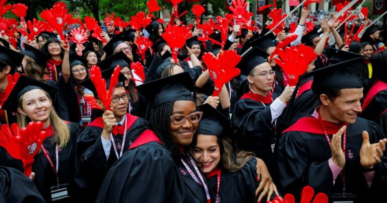قاضية توقف قرار ترمب منع جامعة هارفارد من تسجيل طلبة أجانب