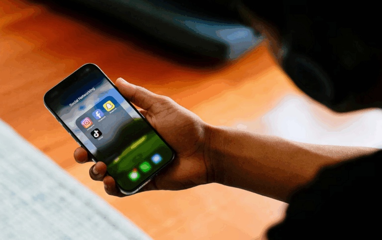 هوس الـ"لايكات" يرافق صور جثث الموتى عبر الصفحات