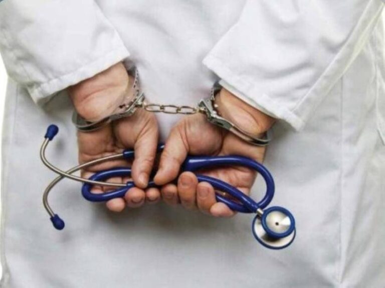 10 سنوات سجناً لطبيب فرنسي اعتدى على مريضات 10 سنوات سجناً لطبيب فرنسي اعتدى على مريضات