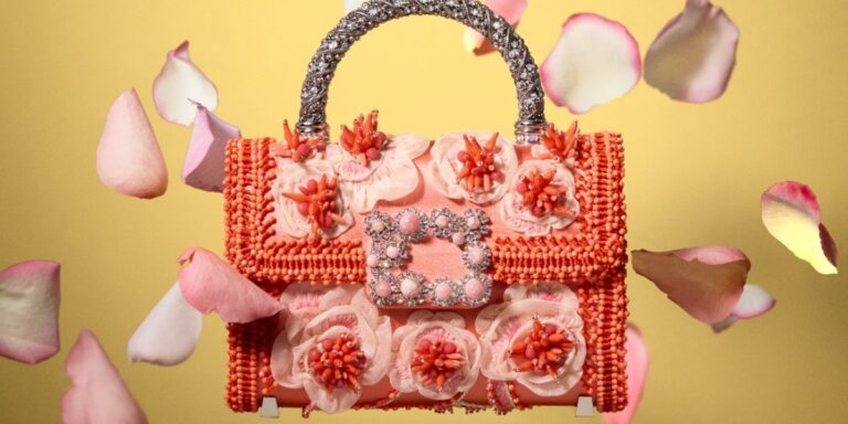 Gherardo Felloni يكشف سر سحر Pièce Unique من Roger Vivier وLesage Gherardo Felloni يكشف سر سحر Pièce Unique من Roger Vivier وLesage