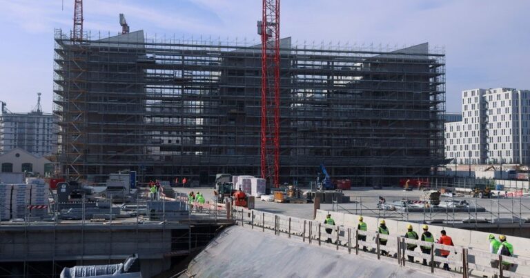 ميلانو الإيطالية تحظر التدخين "حتى في الهواء الطلق"