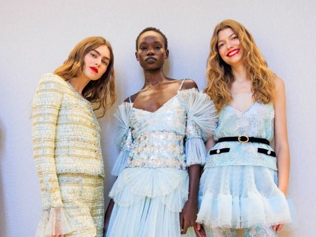 أزياء
                        الكشاكش الملوّنة… روح الصيف تنبض بالجرأة والأناقة
                        
                            30 حزيران 2025 أزياء
                        الكشاكش الملوّنة... روح الصيف تنبض بالجرأة والأناقة
                        
                            30 حزيران 2025