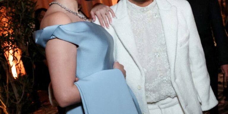 أناقة على وقع الحب..نظرة على إطلالات سيلينا غوميز وبيني بلانكو قبل الزفاف المرتقب