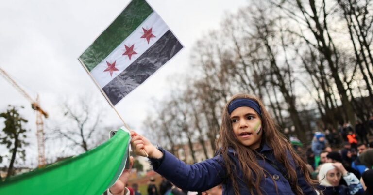 ألمانيا تتوقع تراجعاً حاداً في طلبات اللجوء لأدنى مستوى منذ 2012