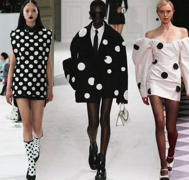 إطلالات المشاهير
                        إطلالات المؤثّرات العربيات بموضة البولكا دوتس الأنيقة
                        
                            30 حزيران 2025 إطلالات المشاهير
                        إطلالات المؤثّرات العربيات بموضة البولكا دوتس الأنيقة
                        
                            30 حزيران 2025