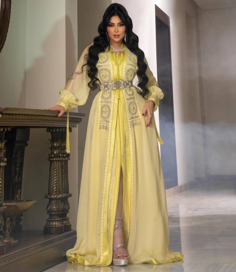 إطلالات النجوم
                        دنيا بطمة تتألق بالقفطان المغربي مع حزام أنيق
                        
                            21 تموز 2025 إطلالات النجوم
                        دنيا بطمة تتألق بالقفطان المغربي مع حزام أنيق
                        
                            21 تموز 2025