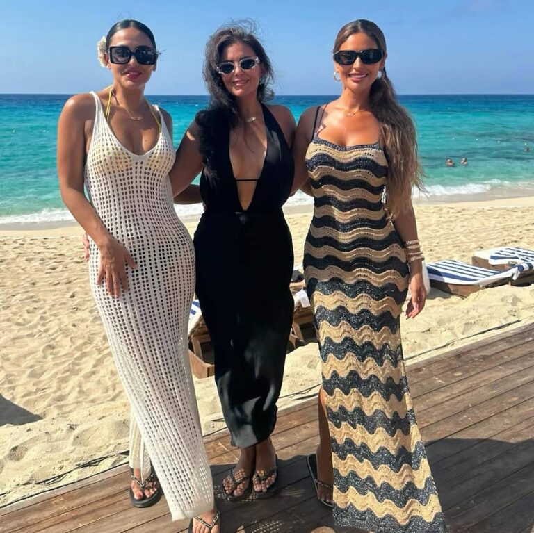 إطلالات النجوم
                        مي سليم وميس حمدان ودانا حمدان بفساتين بحر لافتة
                        
                            26 تموز 2025 إطلالات النجوم
                        مي سليم وميس حمدان ودانا حمدان بفساتين بحر لافتة
                        
                            26 تموز 2025